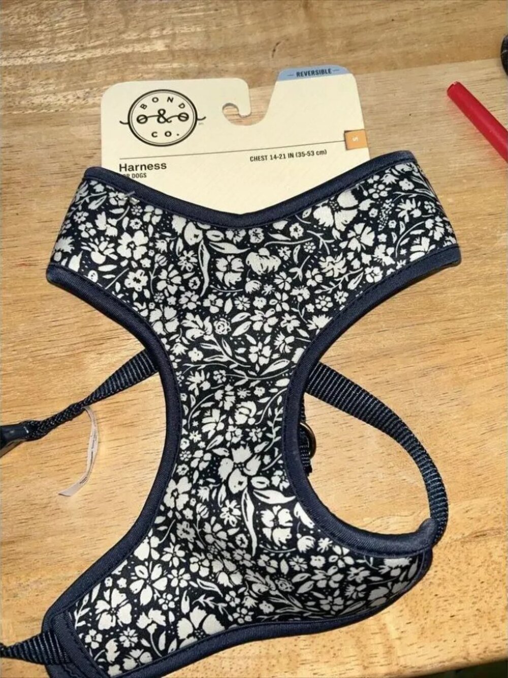 Source Unknown Navy and Cream Floral Dog Harness M